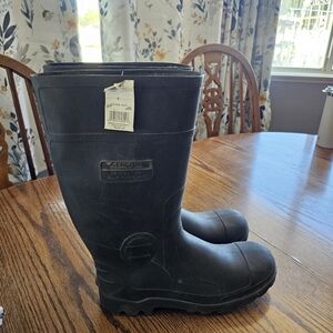 Genfoot Black Rubber Steel Toe Slip Resistant Boots Men's Size 9